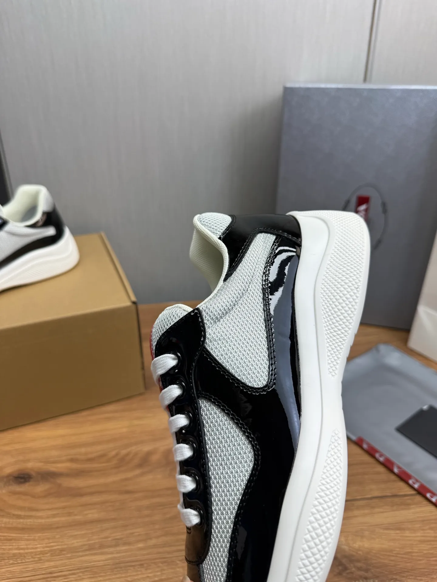 Men's shoes 640💰 [PRADA] Hot selling items🔥Must be recommended every day~~ Official website synchronized, 1:1 high quality shipments✔️ Imported cowhide fabric, rubber material + cowhide lining, original bottom, high-end airplane box packaging🎁 38-45 (38.45 custom-made, non-returnable)
